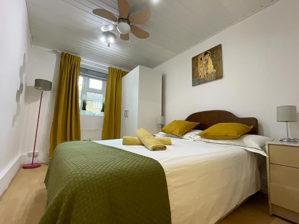 Cosy Flat Close To East Finchley Station 런던 외부 사진